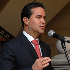 Frank Joseph Pearl González