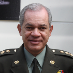 José Roberto  León Riaño