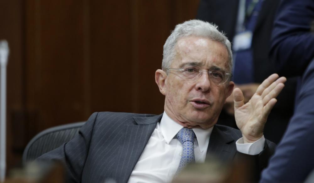 Detector a falso video de Uribe