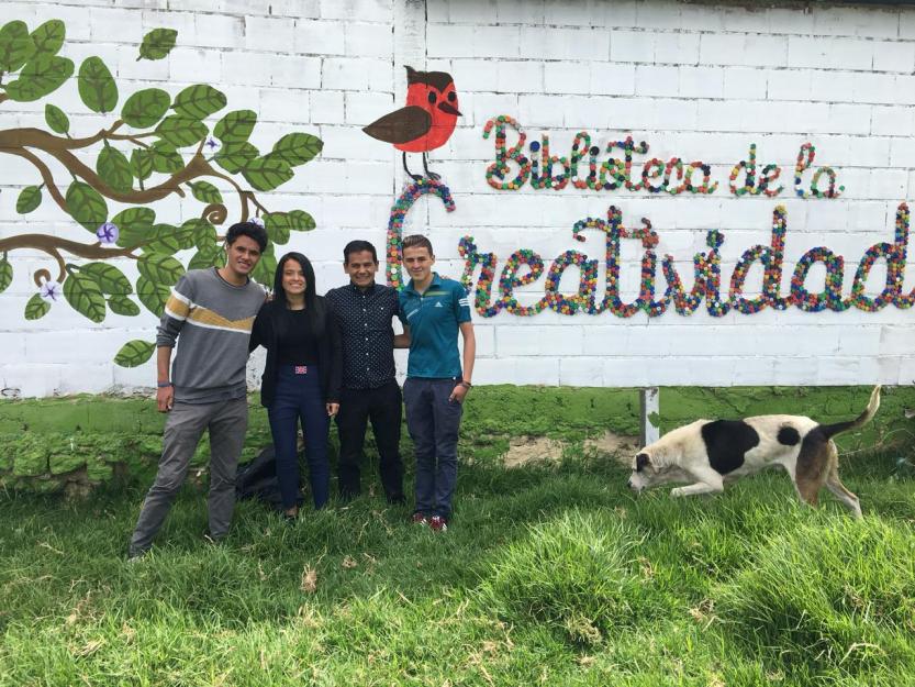 La biblioteca que cultiva camelladores en Ciudad Bolívar