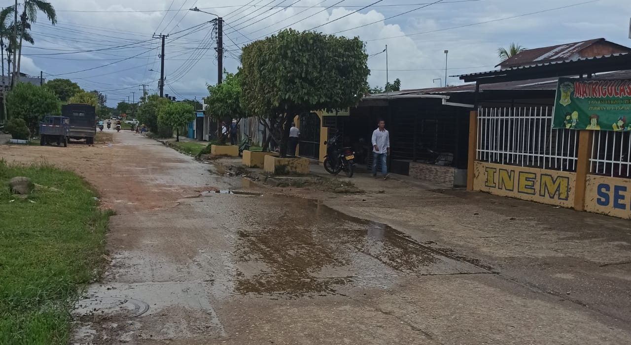 Aguas residuales en plenas calles de Leticia