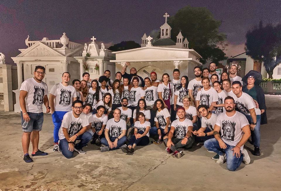 Actividad de la Ruta Alma en Pena en el cementerio Calancala.